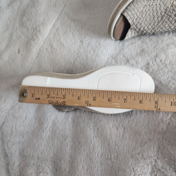 Bernie Mev. -Runs Small- Metallic Tan Slide Wedge Sandals size 38 6.5 6 - Picture 11 of 11